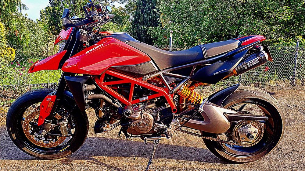 Ducati Hypermotard 950 salon