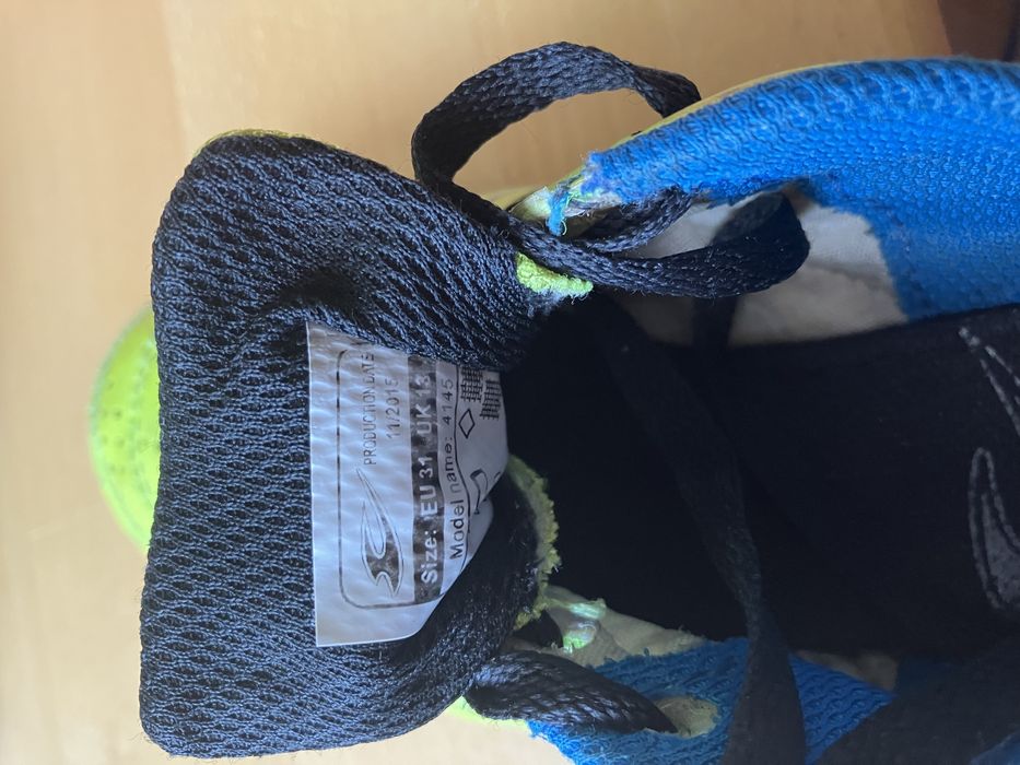 Взуття для футболу 31 розміру