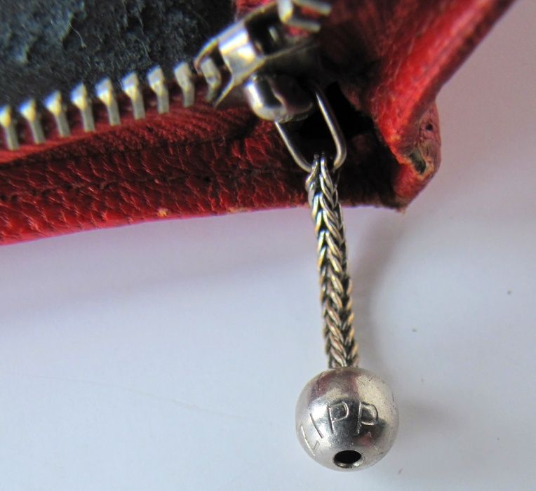 Набор для рукоделия в кожаном футляре винтажный