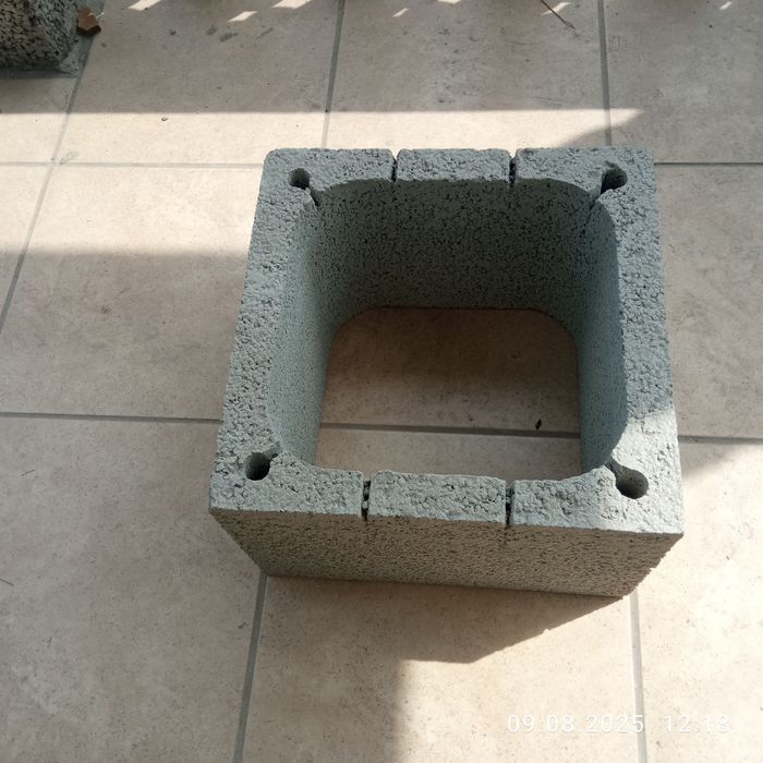 Блок з керамзиту для димового каналу