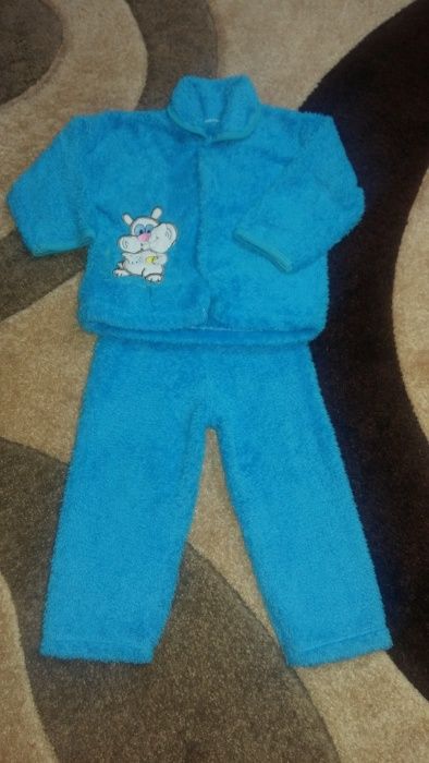 Теплющий костюм в отличном состоянии 80-86см