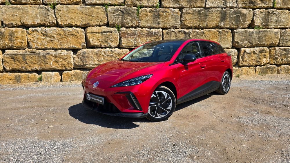 MG MG4 64 kWh Luxury
