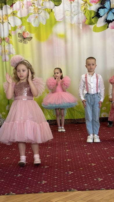 Продам платье на девочку