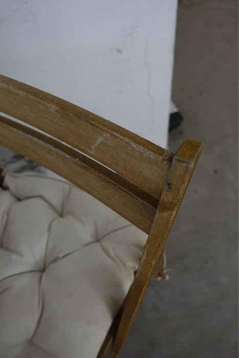 Conjunto Mesa Jardim com 2 Cadeiras e Coxim