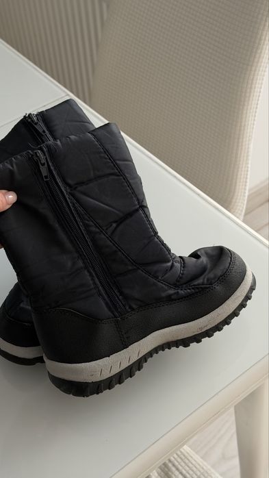 Дитяче взуття  комплектом , розмір 32-34