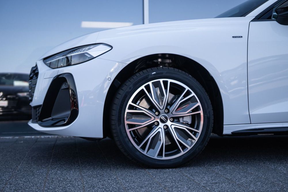 Audi A5 Avant Comfort | TechPlus | Pakiet Zimowy | Ekran pasażera | Wideorejestrator