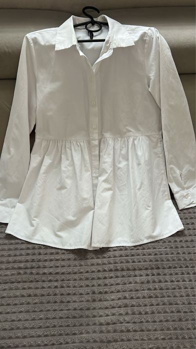 Жіноча сорочка біла
