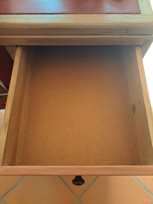 Secretária vintage recuperada