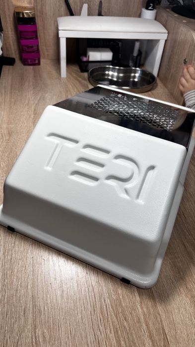 Манікюрна витяжка Teri