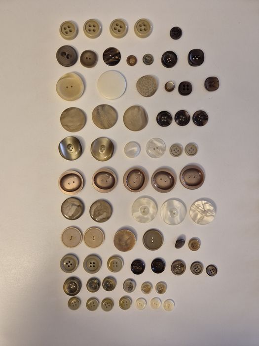 Botões antigos costura