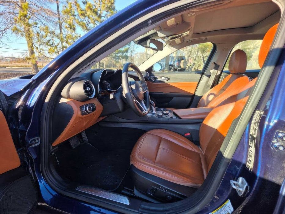 Alfa Romeo Giulia      2018