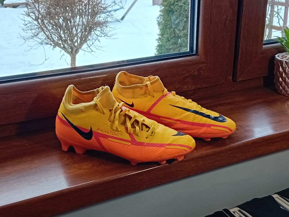 NIKE Phantom GT2