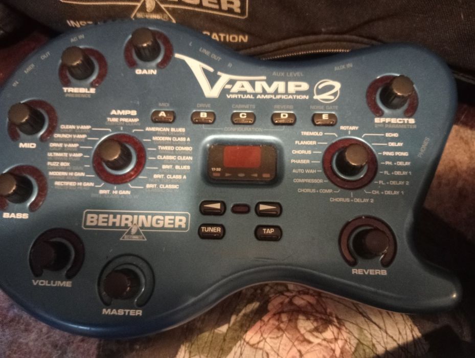 Behringer Vamp 2 guitarra