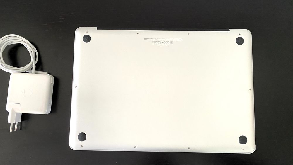 Macbook Pro - Core i7 Quad-Core, 500GB - Bateria Nova