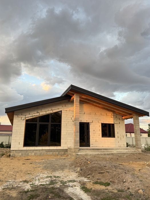 Продам будинок м.Славута 127кв.м. 10сотих землі.