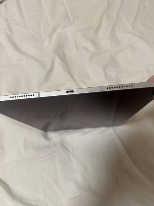 iPAD PRO 12,9 CINZENTO wifi celular 128 GB com capa original,5ª geração,como novo.Com os acessórios.
