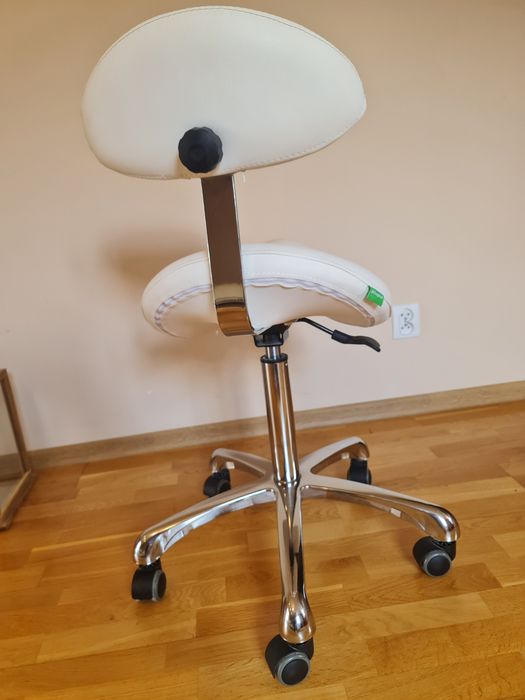 Krzesło dentystyczne/podologiczne, siodłowe z oparciem,białe.