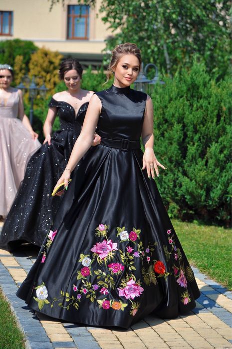 Сукня на випускний
