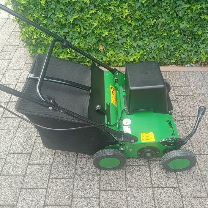 Wertykulator elektryczny z koszem