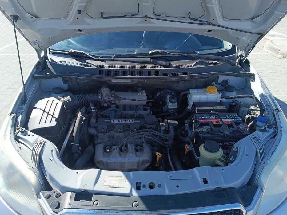 CHEVROLET AVEO хетчбек дуже гарний стан 135 тис. рідного пробігу !!!