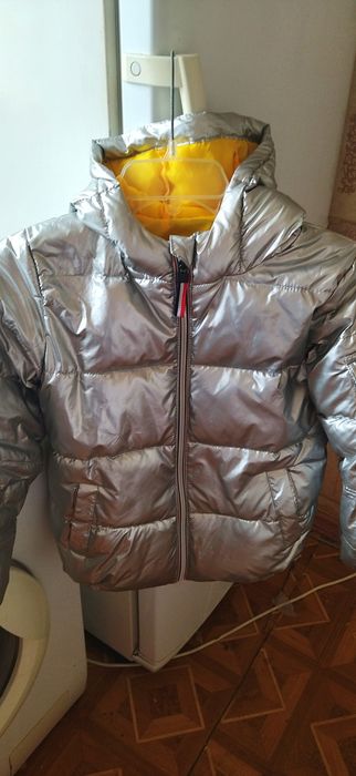 Серебристая деми куртка на рост 140 см