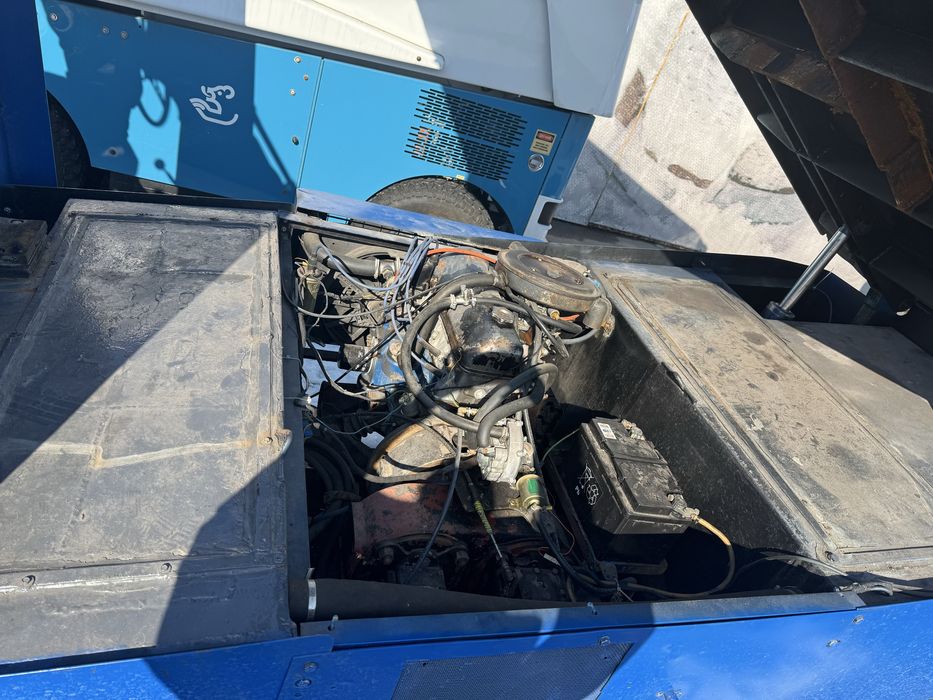 Льодоприбиральна машина Замбоні