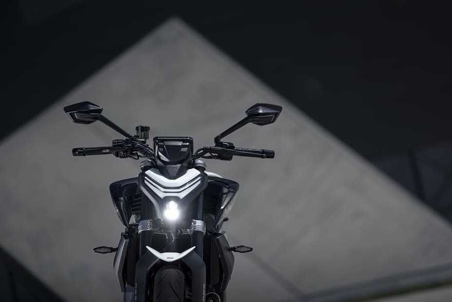 New Мотоцикл CFMOTO 450NK