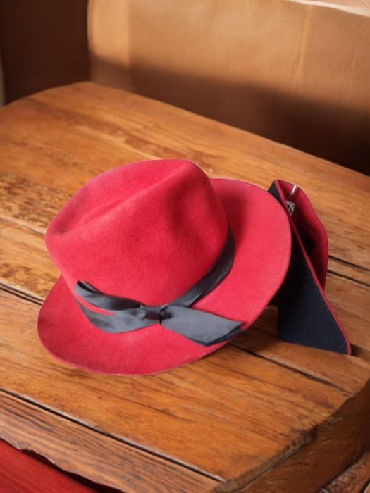 Винтажная шляпа из фетра (размер 56) красная