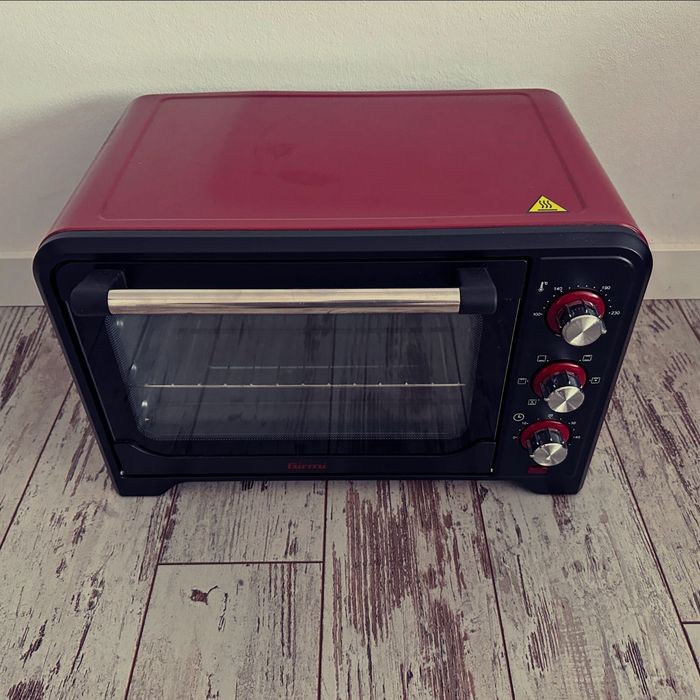 Mini piekarnik elektryczny