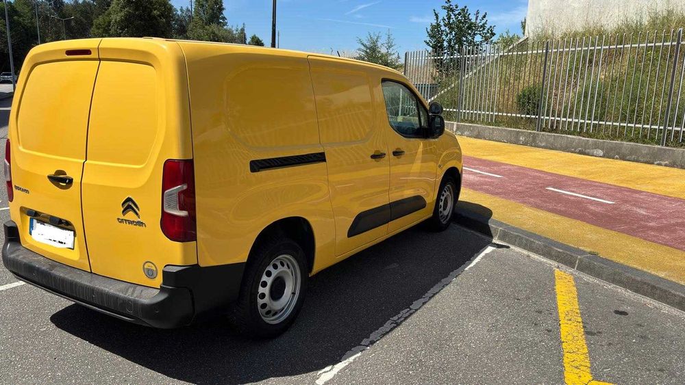 Citroen Berlingo XL de 2019 com 3 lugares