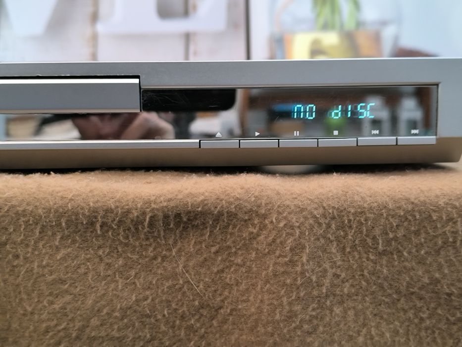 Leitor de DVD Grundig GDP 1100