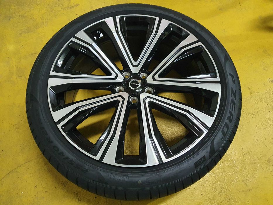 21 Volvo XC60 XC40 R-Design 5-V Spoke Black Diamond 255/40 5x108