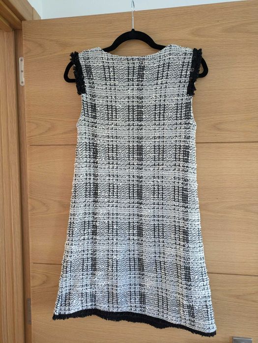 Vestido clássico preto e branco