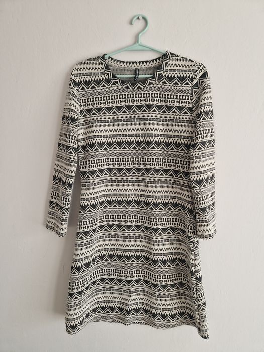 Wzorzysta sukienka Cropp