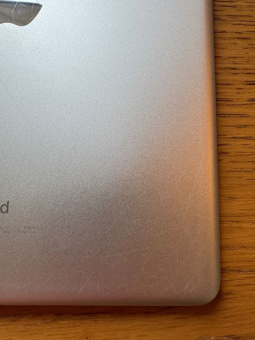 Продам Apple iPad 5-го покоління (9.7") | 32GB | Wi-Fi + Cellular | Silver