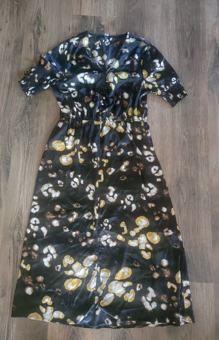 Sukienka z krótkim rękawem