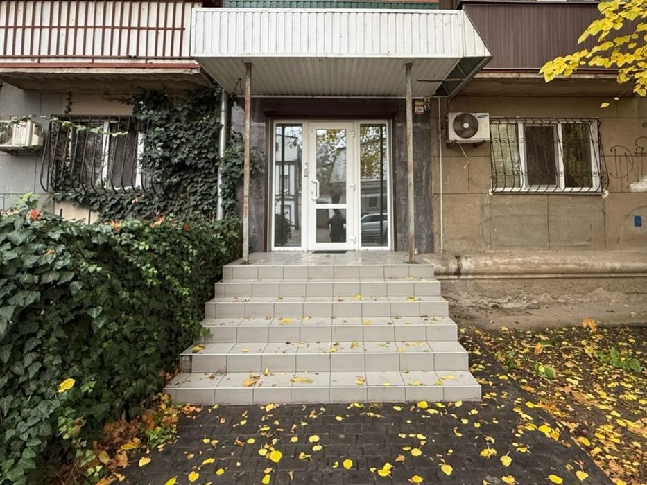 Фасадное помещение в центре города