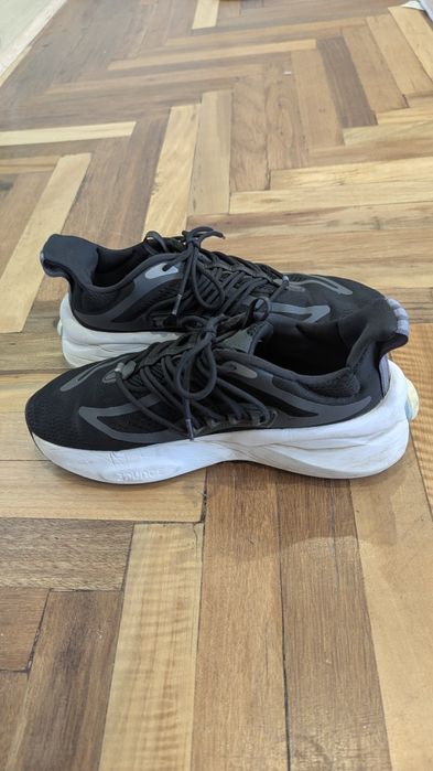 Кроссовки Adidas AlphaBoost V1 43 на 27.5