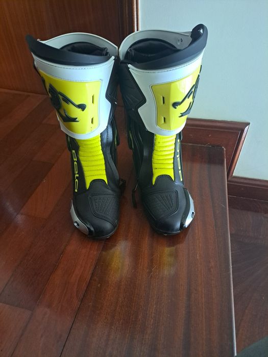 Botas Mota BELA completamente novas