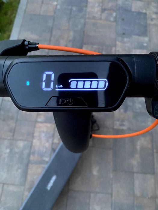 Електросамокат Ninebot Segway E2 plus