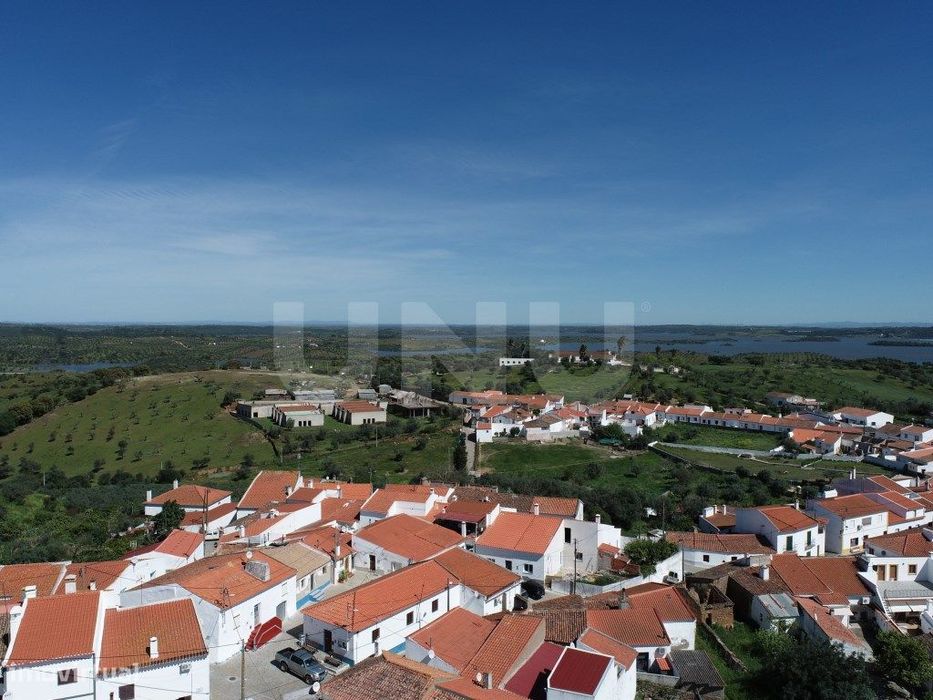 Terreno Urbano em Alqueva - Oportunidade Única para Habitação ou Tu...