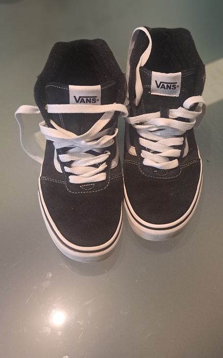 Botas adidas, sapatilhas vans