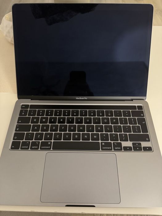 Apple MacBook Pro 13" 2020 | i5 | 16GB RAM | 256GB SSD | pudełko
