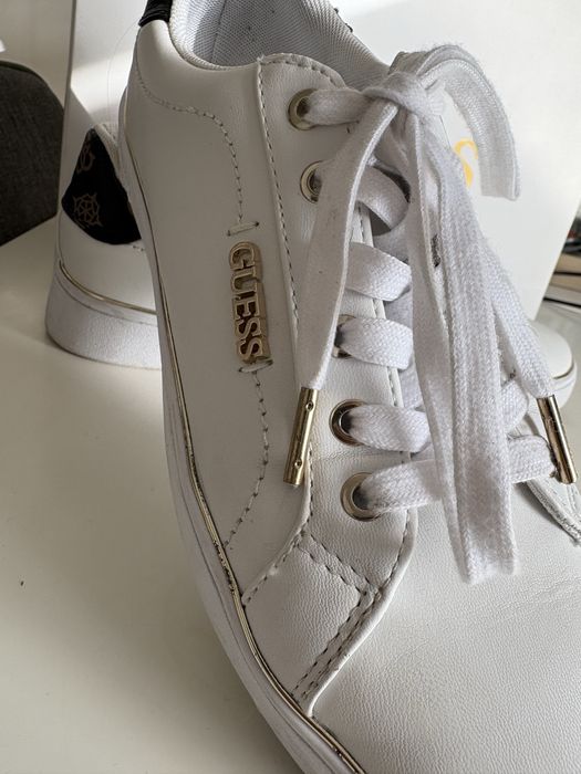 Snikersy Guess r. 40