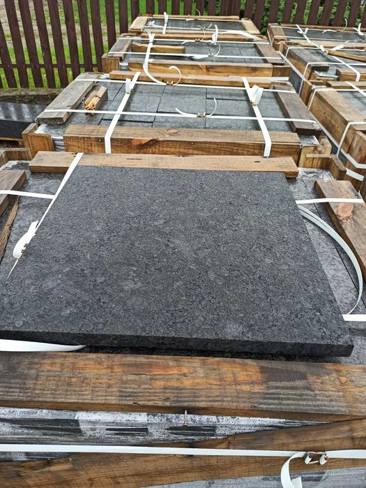 Płyty  Granitowe 60*60*3, 60*40*3,60*30*3 cięto-płomieniowana czarna,i