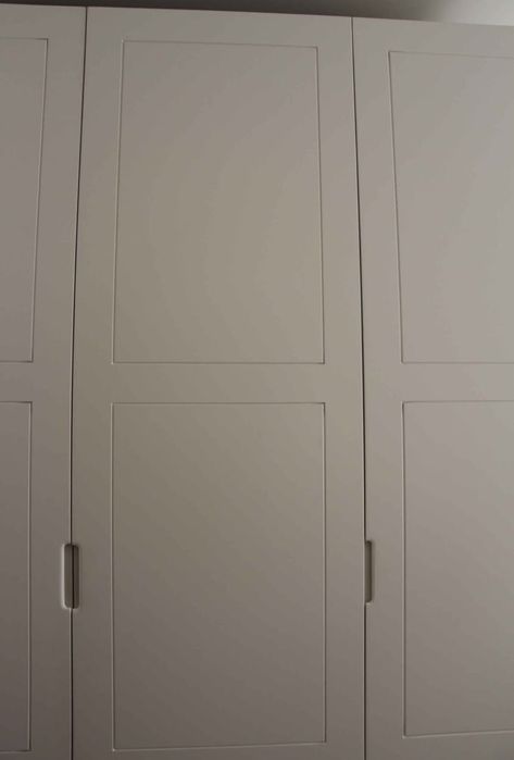 Roupeiro branco c/ 3 portas