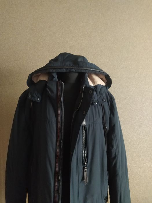 Чоловіча зимова куртка.