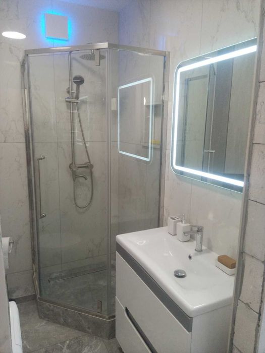 Здається смарт квартира в ЖК Метро Парк. Є генератор