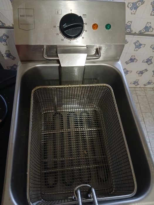 Fritadeira 8L com torneira