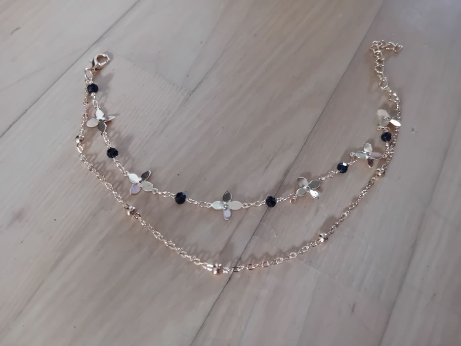 Nowa bransoletka na nogę